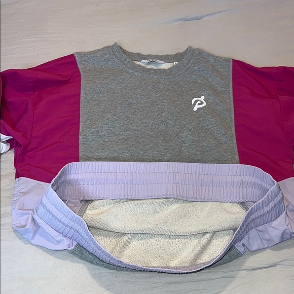 Peloton Sweatshirt Womens M Gray Pink White Active Windbreaker Chic
Pullover Top - Picture 7 of 9